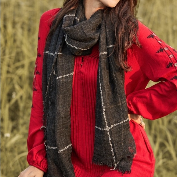 Suzanne Betro Accessories - 3/$20 NWT Suzanne Betro Plaid Wool Blanket Scarf